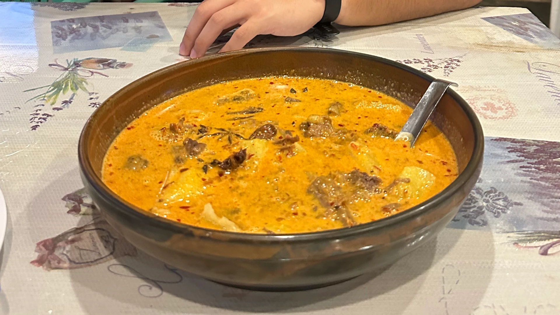 Huge portion of beef massaman