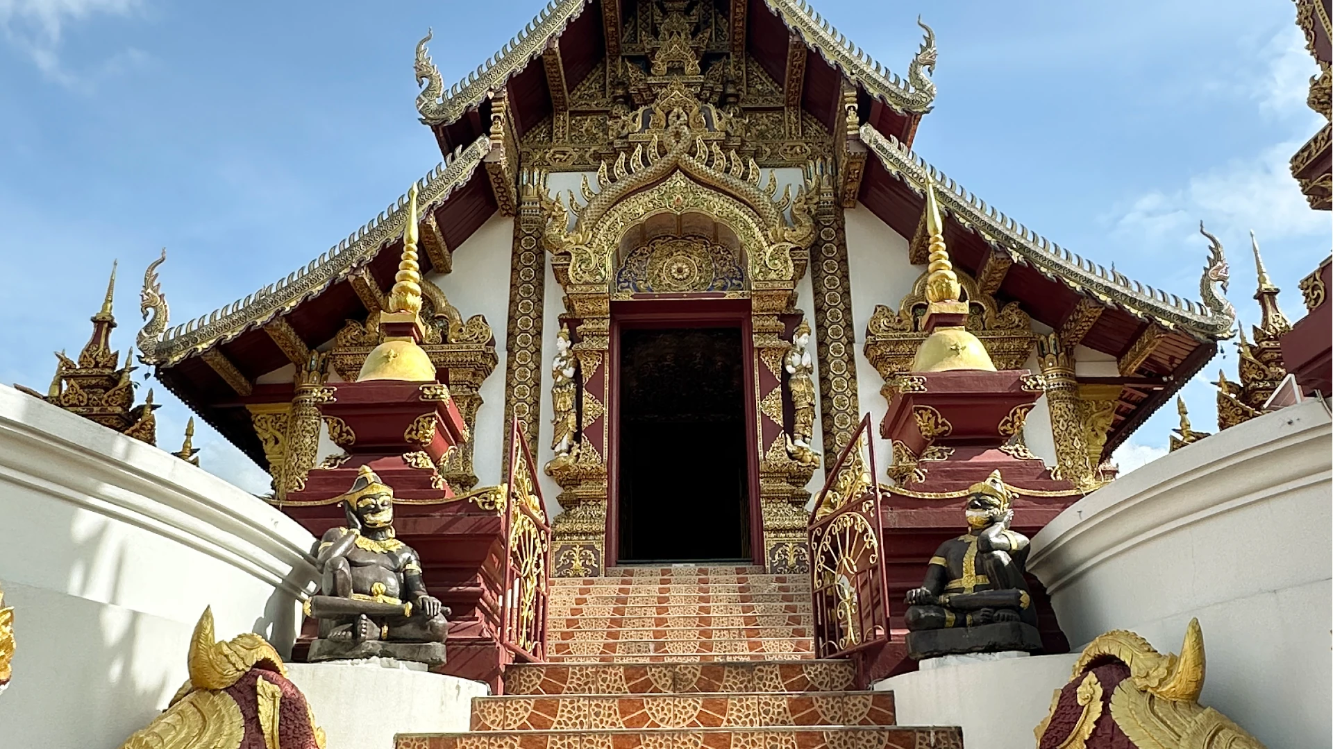 The ornate outside of Wat Khuan Khama